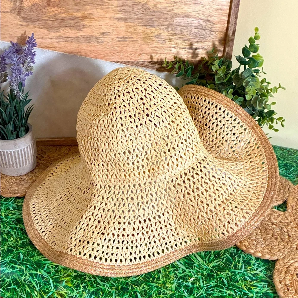 GAP Woven Beige with Golden Trim Detailing Kids Sun Hat